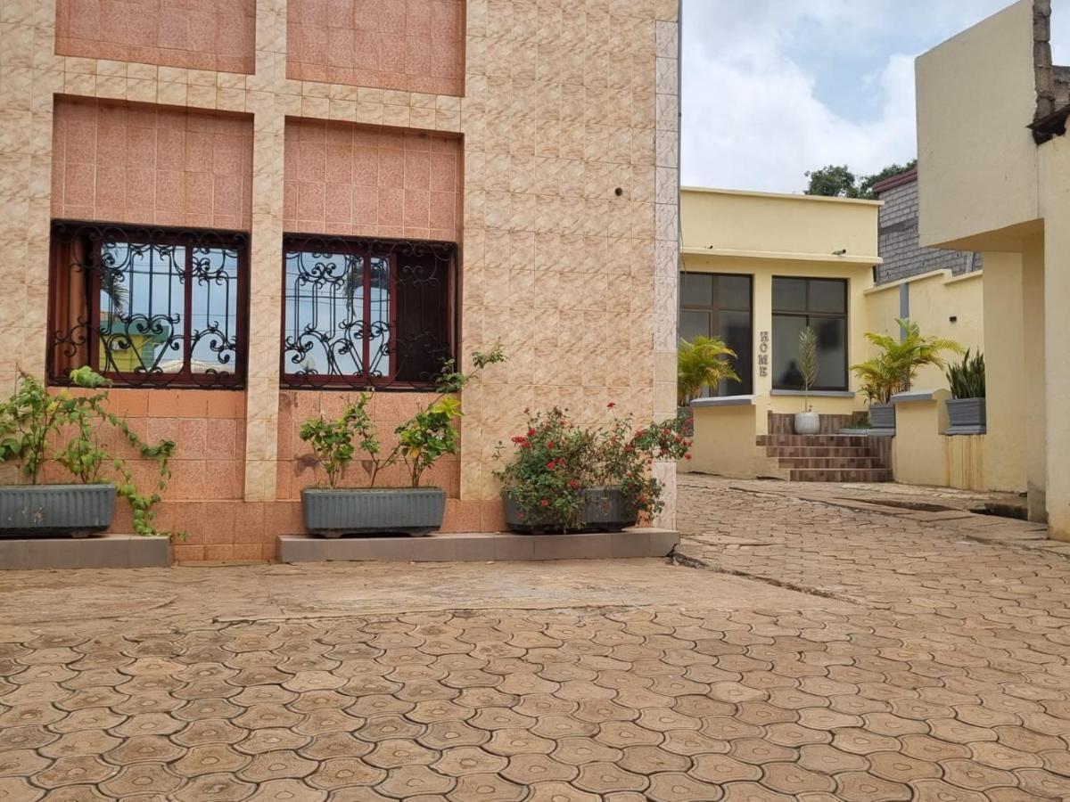 Appart Hotel Mireille Yaounde Ngoại thất bức ảnh
