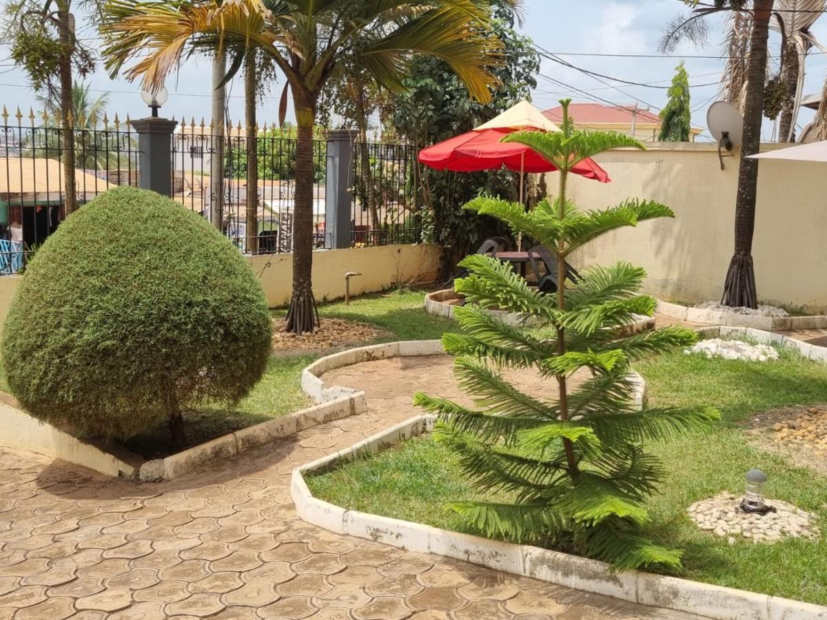 Appart Hotel Mireille Yaounde Ngoại thất bức ảnh