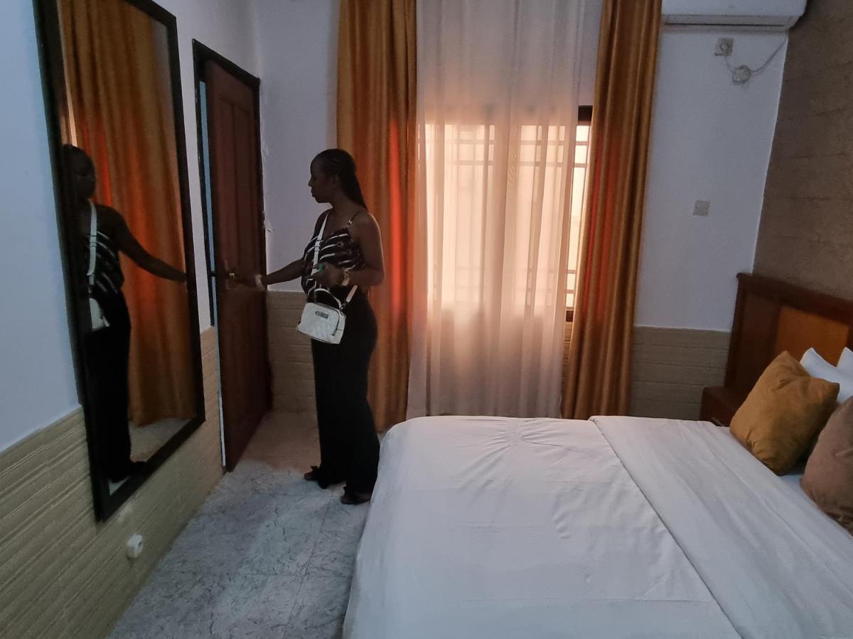 Appart Hotel Mireille Yaounde Ngoại thất bức ảnh