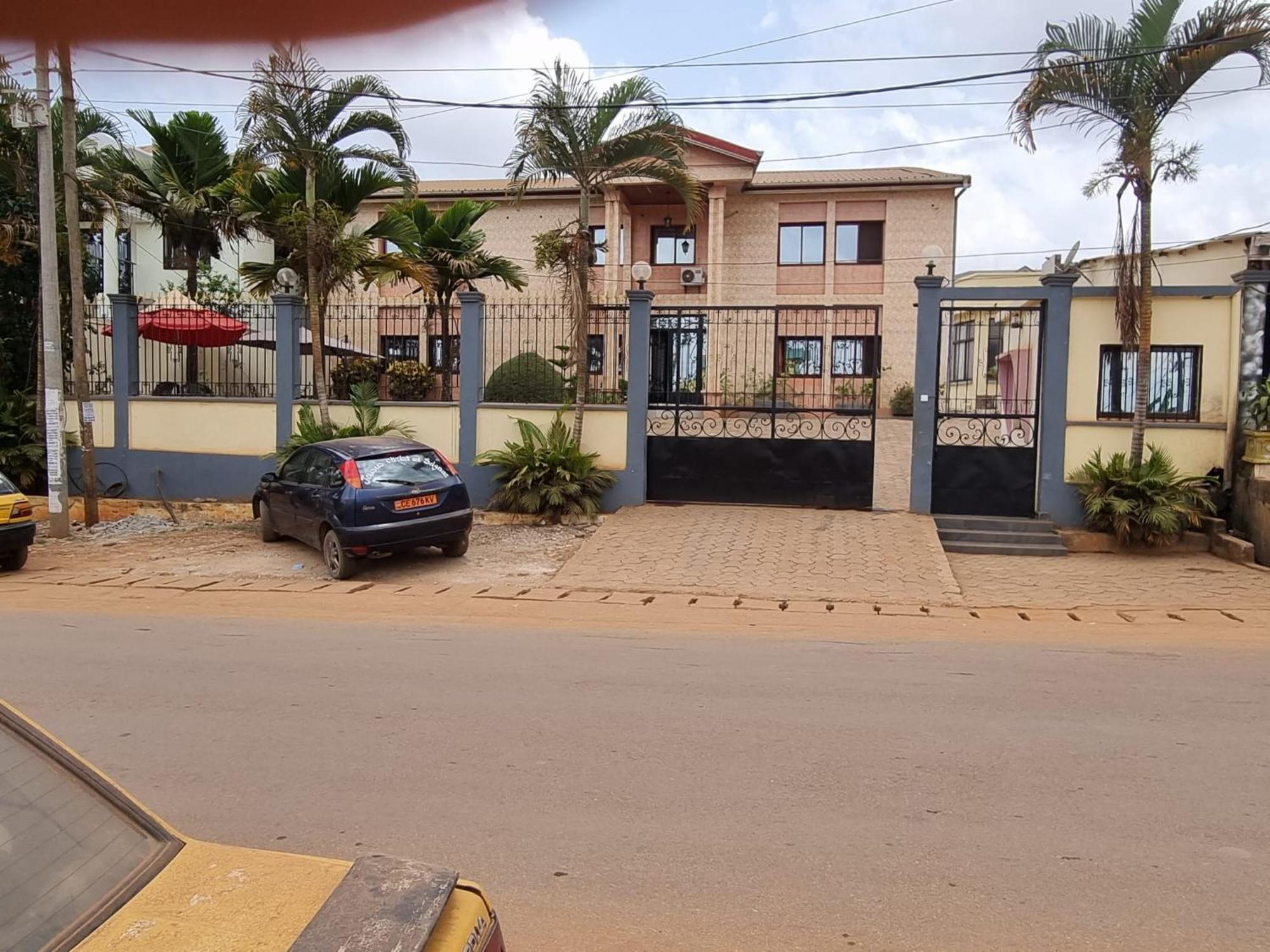 Appart Hotel Mireille Yaounde Ngoại thất bức ảnh