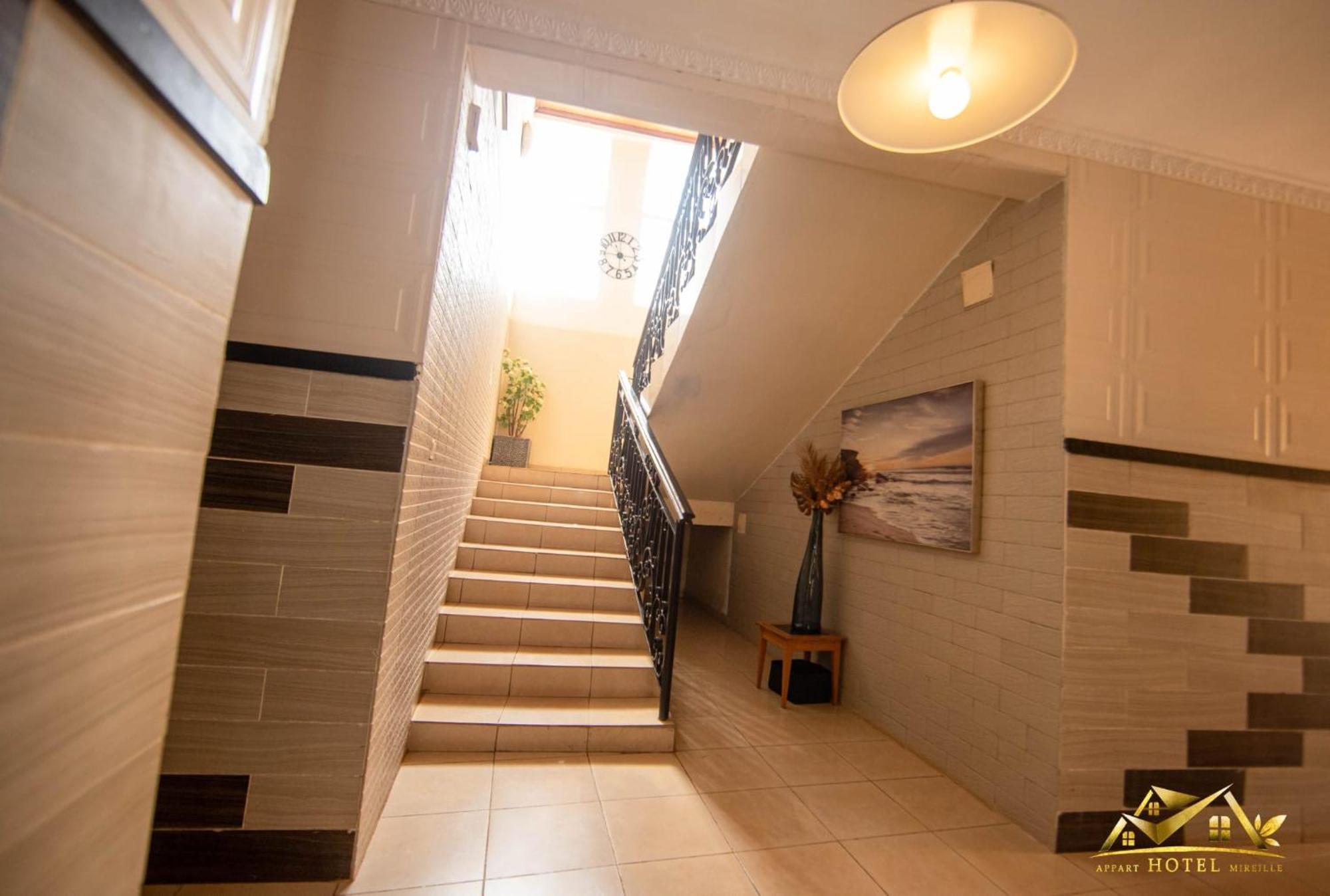 Appart Hotel Mireille Yaounde Ngoại thất bức ảnh