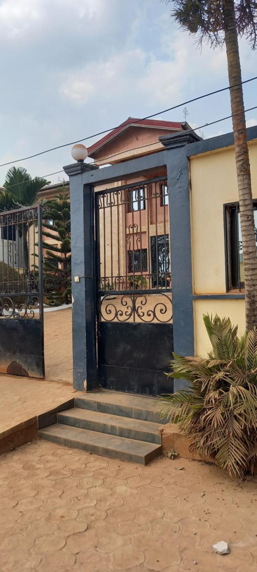 Appart Hotel Mireille Yaounde Ngoại thất bức ảnh